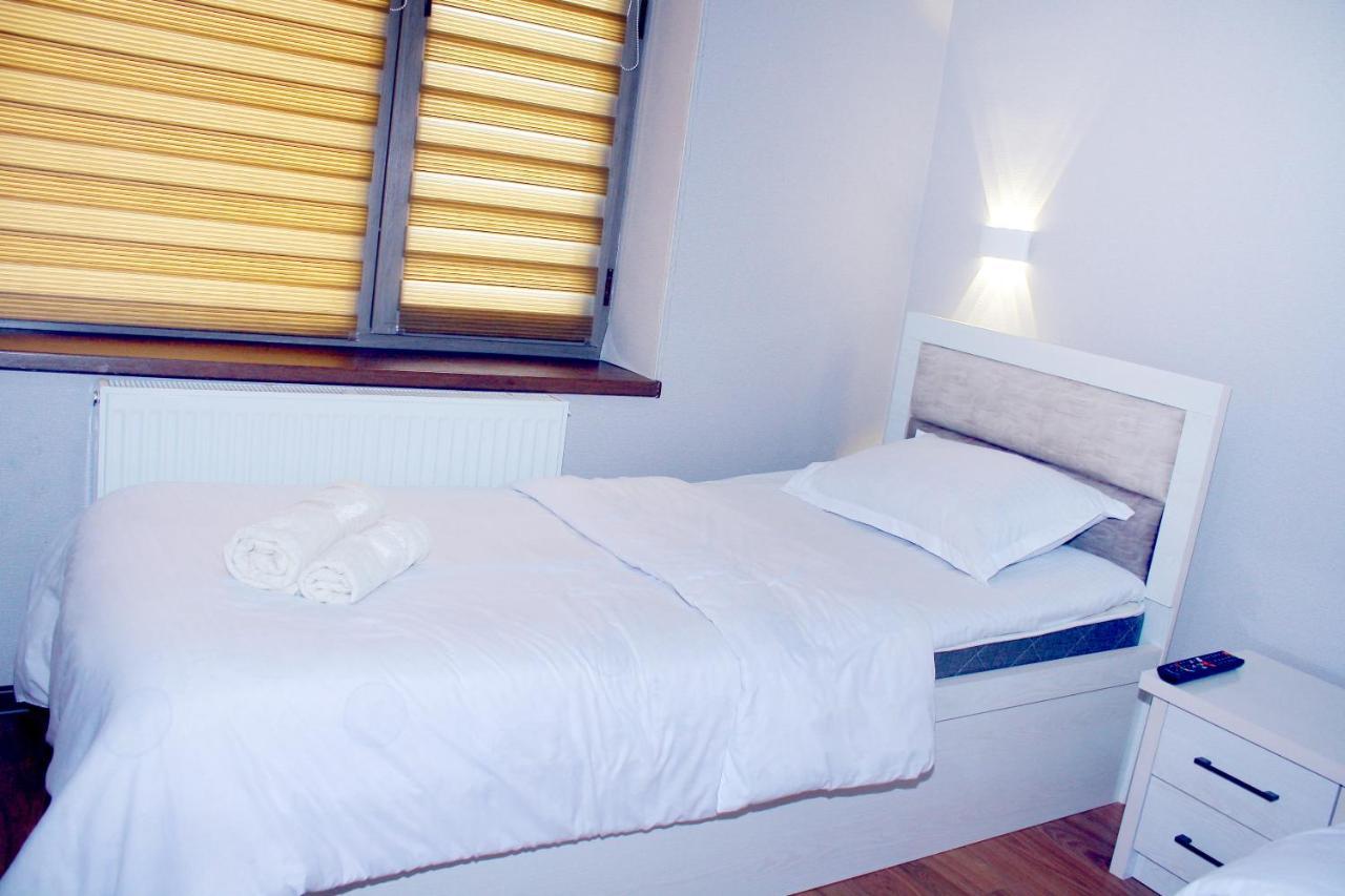 One Global Family Guest House Szamarkand Kültér fotó